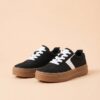 Zapatilla Casual de Plataforma con Detalles en Contraste