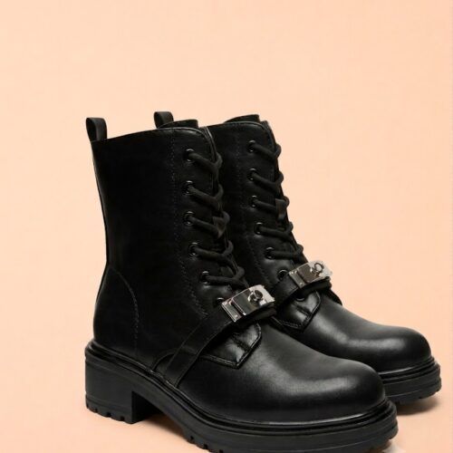 Bota Militar Negra con Hebilla Metálica y Suela Track